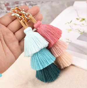 Porte-clés en peluche en forme de boule en alliage souple en gros, <span class=keywords><strong>pompon</strong></span> en coton pour sacs à main, sacs à dos, matériau en plastique et métal durable - Product Image 2