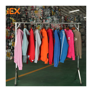 Indetexx Polos Us Balas de suéteres de grado A para hombre Camiseta vintage de segunda mano Ropa usada - Product Image 5