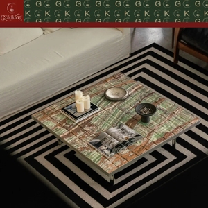 <span class=keywords><strong>Table</strong></span> <span class=keywords><strong>basse</strong></span> en mosaïque d'onyx vert GOLDKING, pièce maîtresse artistique dans un salon d'inspiration Art déco aux tons verts doux - Product Image 2