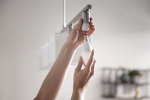 <span class=keywords><strong>Bombilla</strong></span> <span class=keywords><strong>Inteligente</strong></span> PHILIPS White Ambiance Crystal E14 con Base de Rosca Pequeña, Luz Cálida a Fría, Importada, Compatible con <span class=keywords><strong>HomeKit</strong></span> - Product Image 3