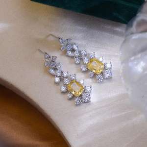 Boucles d'oreilles pendantes longues en argent et zircon jaune, taille Radiant 8x6mm, bijoux fantaisie - Product Image 4