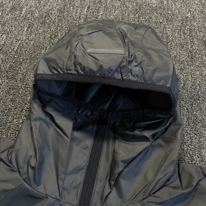 Veste à capuche personnalisée en nylon tissé 2 couches, légère, imperméable et coupe-vent, avec demi-fermeture éclair, style décontracté et coupe courte pour homme - Product Image 3