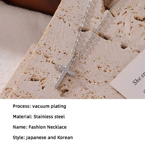 Minik Dainty tasarım paslanmaz çelik 18k altın kaplama küçük boy zirkonya kakma çapraz kolye kolye kadınlar için moda takı - Product Image 2