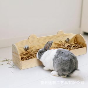 Comedero de madera para conejos, chinchillas y cobayas, color madera natural, rectangular, con ganchos metálicos. - Product Image 2