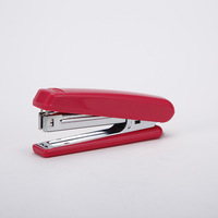 Agrafeuse manuel de bureau en métal de style de base, outil de bureau de haute qualité, couleur aléatoire avec logo personnalisé imprimé