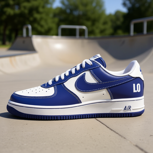 Zapatillas Nike Air Force 1 Low Top para skateboarding, unisex, blancas y azules, de charol, con cordones, para todas las estaciones - Product Image 2