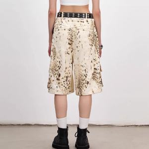 Shorts Bermuda para Hombre, al por Mayor, de Alta Calidad, 100% Algodón, Diseño Personalizado con Estampado de Leopardo, Bolsillos Cargo, Corte Recto y Holgado - Product Image 3