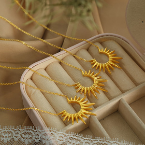 Sunburst <b>Star</b> Collarbone Necklace 18k Gold Plated Zinc Alloy Women's Fashion Jewelry Gift <b>Design</b> - Product Image 1
