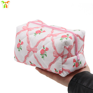 Bolsa de cosméticos de algodón estilo corte con estampado de rosas, disponible en stock en Instagram, bolsa de aseo con cremallera, bolsa con estampado floral y lazo. - Product Image 3