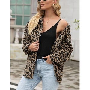 FOXA Abrigo tipo shacket de forro polar con estampado de leopardo para mujer, con solapa y diseño con botones para uso informal - Product Image 3