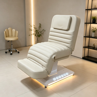 Table de Massage Moderne en Cuir à Base Blanche, Lit de Spa Électrique à 3 Moteurs avec Lumières LED pour Soins Esthétiques et Faciaux