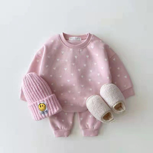Set <span class=keywords><strong>Felpa</strong></span> con Cappuccio per Neonati 100% Cotone, <span class=keywords><strong>Felpa</strong></span> e Pantaloni con Stampa a Cuore, Completi per Bambine, Etichetta Privata - Product Image 2