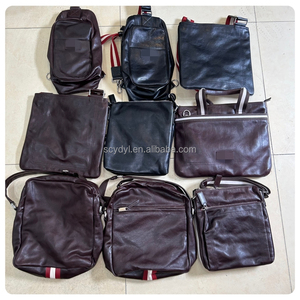 Bolsos usados para <span class=keywords><strong>hombre</strong></span> en fardos de <span class=keywords><strong>segunda</strong></span> <span class=keywords><strong>mano</strong></span> Vintage de marca de cuero original de alta calidad bolso de hombro de marca mochila grande - Product Image 1