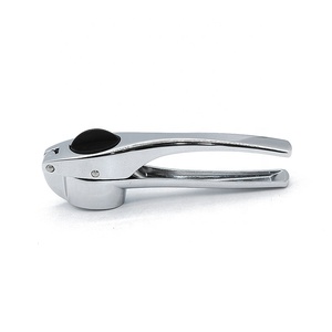Utensilio Clásico para Verduras, Prensa de Ajo Metálica de Zinc, Modelo 01BC039 - Product Image 4