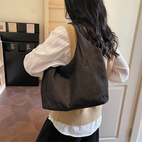 Sac à main en jean pour femme, grande capacité, forme coquille, fermeture magnétique, doublure en polyester, double poignée, pour voyage et usage quotidien