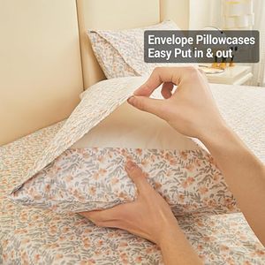 Juego de Sábanas Ajustables Antideslizantes de 4 Piezas y Fundas de Almohada con Diseño Floral Vintage en Naranja Claro - Product Image 3