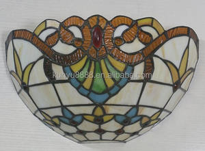 Lámpara de Pared Semicircular de Vidrio Teñido Marrón Estilo Tiffany de Lujo de 12 Pulgadas, Diseño Barroco para Dormitorio o Comedor - Product Image 5