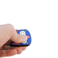 Cadeaux promotionnels personnalisés en gros 3D mignon Anime dessin animé lumineux LED en silicone PVC souple étui à clés de voiture lampe de poche porte-clés