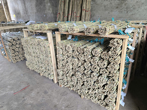 Bâtons de bambou agricoles pour support de plantes, longue durée, petit diamètre, séchés au four, fournisseur en gros du Vietnam, prix de gros - Product Image 5