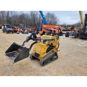 รถตักล้อยางขนาดเล็ก AGROTK CRT23 2024 รุ่น Skid Steer  ความจุในการทำงาน 600 ปอนด์  ระบบเคลื่อนที่แบบตีนตะขาบ  บุ้งกี๋ขนาด 23 นิ้ว - Product Image 1