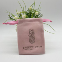 Pochette en velours miniature avec fermeture à cordon en ruban satiné, logo personnalisé, sac cadeau en velours pour emballer des accessoires de bikini, des cosmétiques et de petits objets