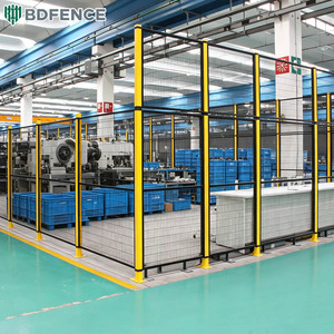 Barrière industrielle polyvalente à spécifications standard, clôture grillagée pour la séparation des zones robotisées en usine - Product Image 6