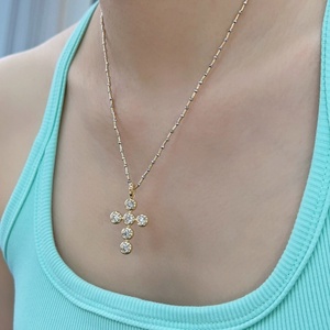 Pendentif croix Xinfly en or massif 18 carats avec diamant naturel serti en forme de bulle, 2,10 ct, six diamants ronds certifiés, prêt à être expédié, bijoux fins AU750 - Product Image 2