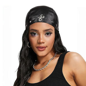 قبعة بانك روك سوداء بتصميم قرصان، مزينة بشعار جمجمة جلدي ومسامير، قبعة عصرية لمهرجانات الموسيقى والحفلات القوطية، غطاء رأس جريء. - Product Image 3