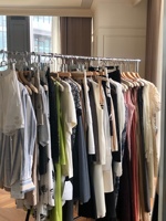 Lot de vêtements pour femmes en gros, styles de créateurs, vêtements d'occasion, meilleures ventes, directement de l'usine