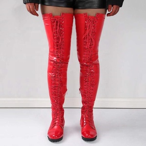 Bottes longues à lacets en dentelle, à bout rond, pour femmes, chaussures à la mode, noires et rouges, au-dessus du genou, à talon plat - Product Image 3