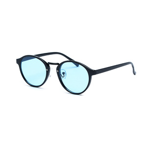 Gafas de Sol Retro de Marco Redondo para Mujer, Lentes de PC con Protección UV400, Color Negro y Blanco, para Viajes, Ciclismo, Conducción, Actuaciones en Escenario - Product Image 3