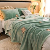 Vente chaude Queen Size Polyester Fiber personnalisé flanelle polaire jeter couverture chaud épaissi corail et élégant couvertures portables