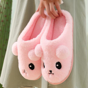 Chaussons d'intérieur en coton pour femme avec fourrure en peluche mignonne, chauds pour l'hiver, antidérapants, à semelle épaisse, doux et respirants - Product Image 3