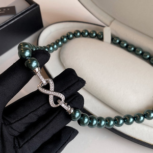 Collier en perles de Tahiti vert foncé pour femmes, micro-incrusté de zircon, électroplaqué, boucle géométrique en forme de 8, chaîne conventionnelle RF643 Ta - Product Image 2