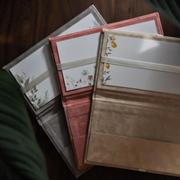 Enveloppes personnalisées élégantes en velours bordeaux avec dorure à chaud, écologiques, pour cartes-cadeaux de Noël, invitations de mariage