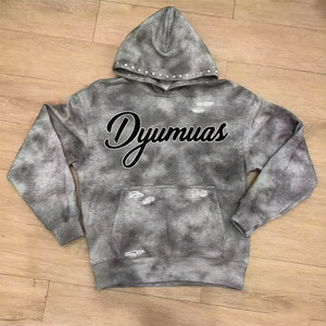 Sudadera con capucha personalizada negra de 360 g/m² de <span class=keywords><strong>forro</strong></span> <span class=keywords><strong>polar</strong></span> desgastado con bordado de chenilla, corte cropped y estilo boxy para <span class=keywords><strong>hombre</strong></span>, con remaches blancos y pedrería. - Product Image 1