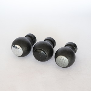 Pomo de palanca de cambios de coche, cuero negro, gris, tapa electrochapada, compatible con Suzuki, cabezal de cambio ergonómico DZ25 Q1-2 - Product Image 3