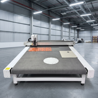 Nouvel arrivage : Découpeuse de tissu CNC automatique haute vitesse avec moteur PLC, aspiration sous vide, couteau oscillant de haute précision et pompe à roulement
