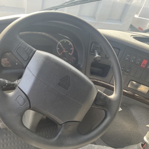 Sinotruck Howo <b>tractor</b> head 380hp <b>tractor</b> <b>trailer</b> truck 6x4 Chinese truck head 10 wheels <b>tractor</b> truck for sale - Product Image 6