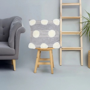 Funda de Cojín Cuadrada con Borde de Pompones Grises y Marfil, Textura Tufted a Mano, Estilo Boho, Decoración para el Hogar, Precio al por Mayor - Product Image 1