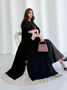 Conjunto de Abaya Abierta Elegante OEM Personalizado para Mujer, con Dobladillo Plisado y Detalle de Lazo, en Crepé Mate, Traje de 2 Piezas, Modesto, Islámico, Formal, para Fiestas y Eid - Product Image 1