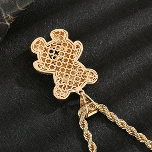 Venta al por mayor OEM ODM Hip Hop Colgantes y dijes de latón chapados en oro de 14k con circonita en forma de corazón y diseño de oso de peluche para unisex - Product Image 3