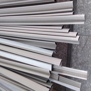 Tùy chỉnh thực hiện điện tử che chắn Gasket EMI dẫn điện dải bọt dẫn điện bằng điện dẫn điện với băng dính - Product Image 3