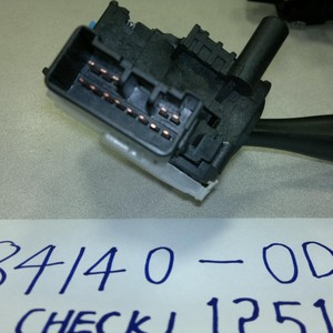 Interruptor de Señal de Giro Toyota 84140-0D050 12V para Reparación y Reemplazo en Vios - Product Image 1