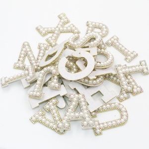 Juego de parches autoadhesivos con <span class=keywords><strong>apliques</strong></span> del alfabeto, 26 letras, con pedrería y perlas sueltas, <span class=keywords><strong>en</strong></span> forma de pedrería - Product Image 3