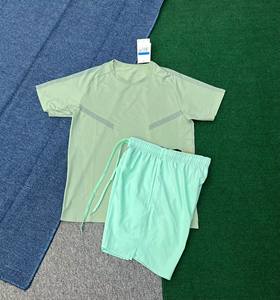 Lot de T-shirts de sport, hauts de fitness couleur unie, short de football léger, vêtements de jogging à séchage rapide - Product Image 5