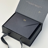 Boîte cadeau portable haut de gamme avec ruban, finition bronzée et papier d'art, idéale pour bijoux, cosmétiques, bagues et souvenirs