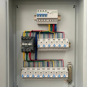 Panneau de commande MDB personnalisé 3 phases 400V avec contacteur LC1N40 et disjoncteur Easy9 pour projet d'infrastructure d'automatisation de la maison intelligente au Vietnam (<span class=keywords><strong>PHP</strong></span>) - Product Image 1