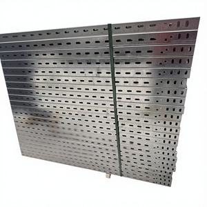 Système de montage en profilés en C perforés pour panneaux solaires Q235B anodisés - Product Image 1