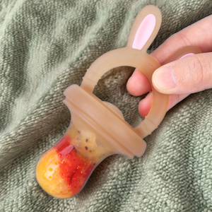 Tùy chỉnh Silicone thực phẩm tủ đông khay đặt Núm vú làm dịu giả với mô hình động vật cho 0-12 tháng bé ăn trái cây - Product Image 3